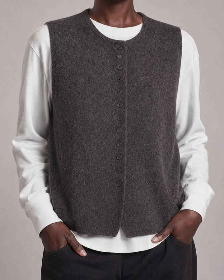 Bettina in Dark Gray