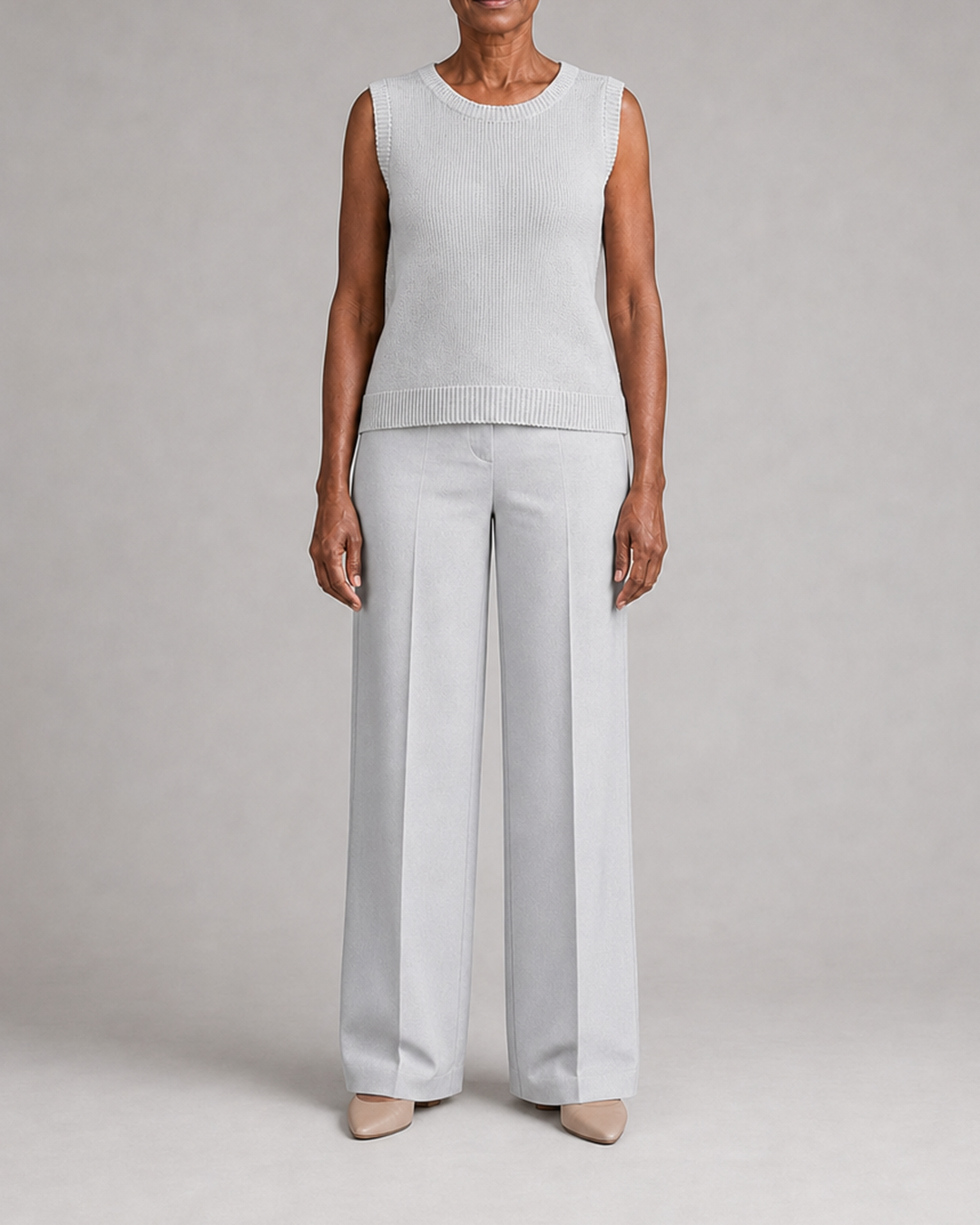 Jolien in ash gray