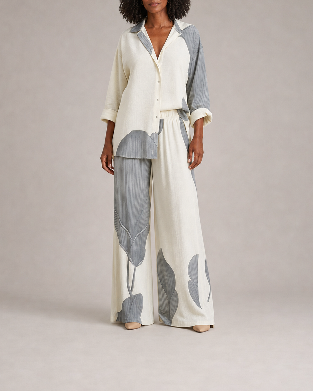 Anna in light beige
