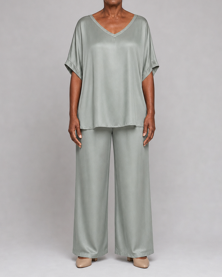 Lois in mint green