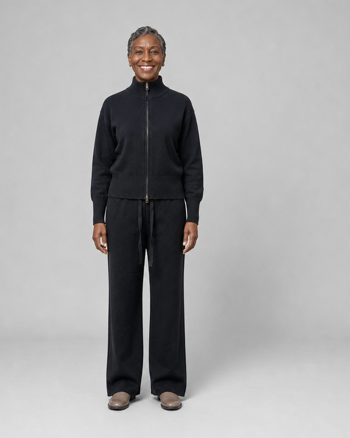 Eglantine in Black