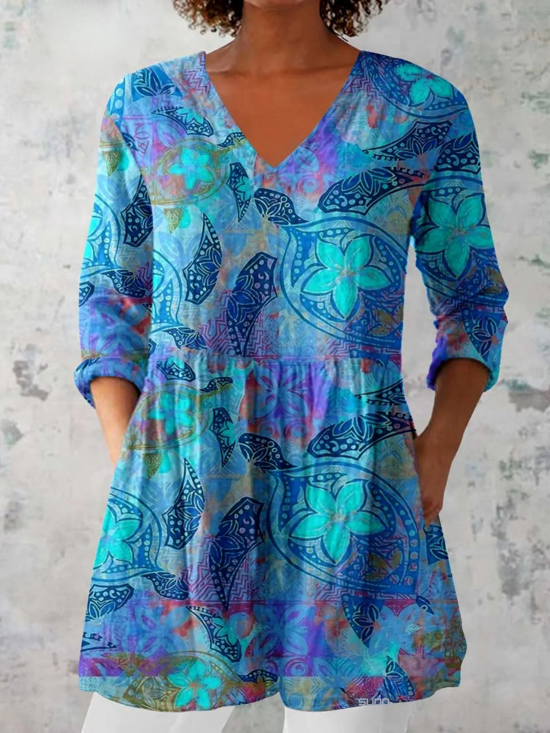 Kaya | Long Blouse with V-Neck