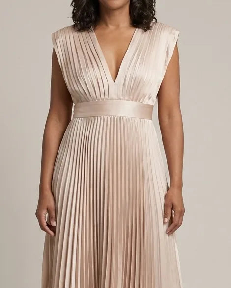 Genevieve | Timeless Pleated Midi Dress