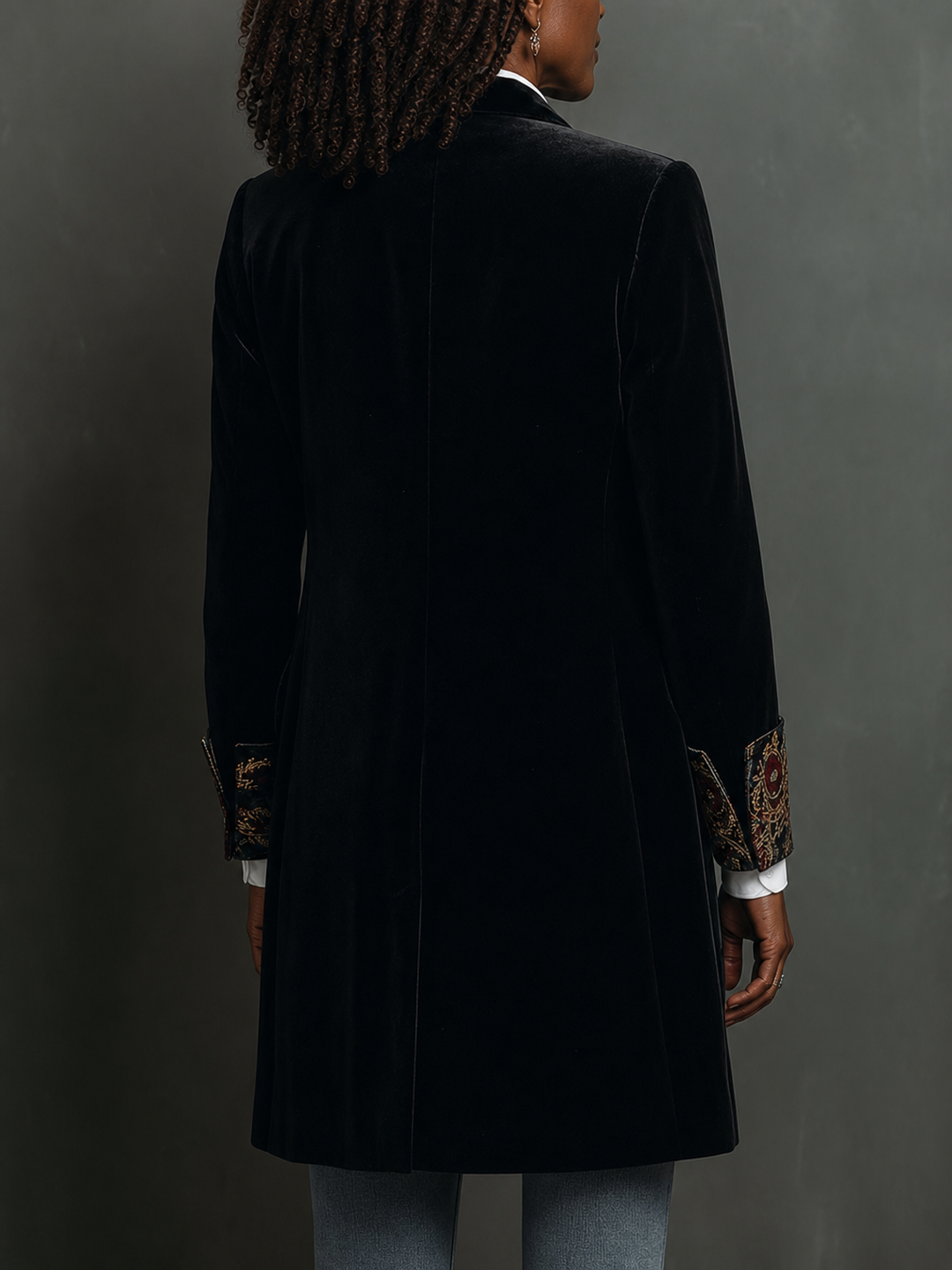 Zuriela | Black Baroque Print Lapel Slim Fit Blazer
