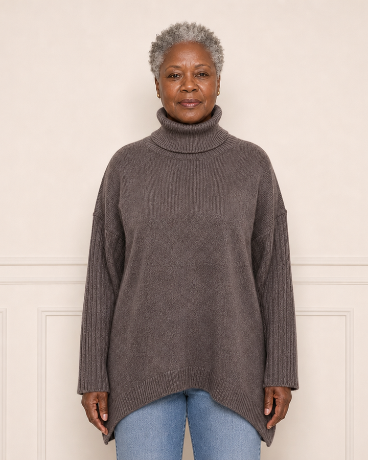 Oversized sweater met turtle neckline