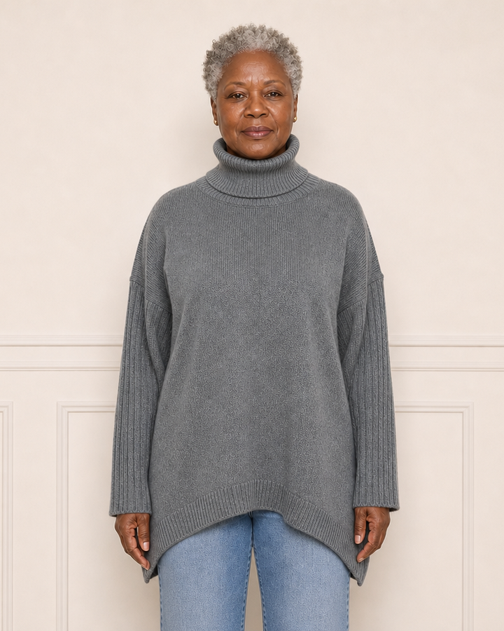 Oversized sweater met turtle neckline