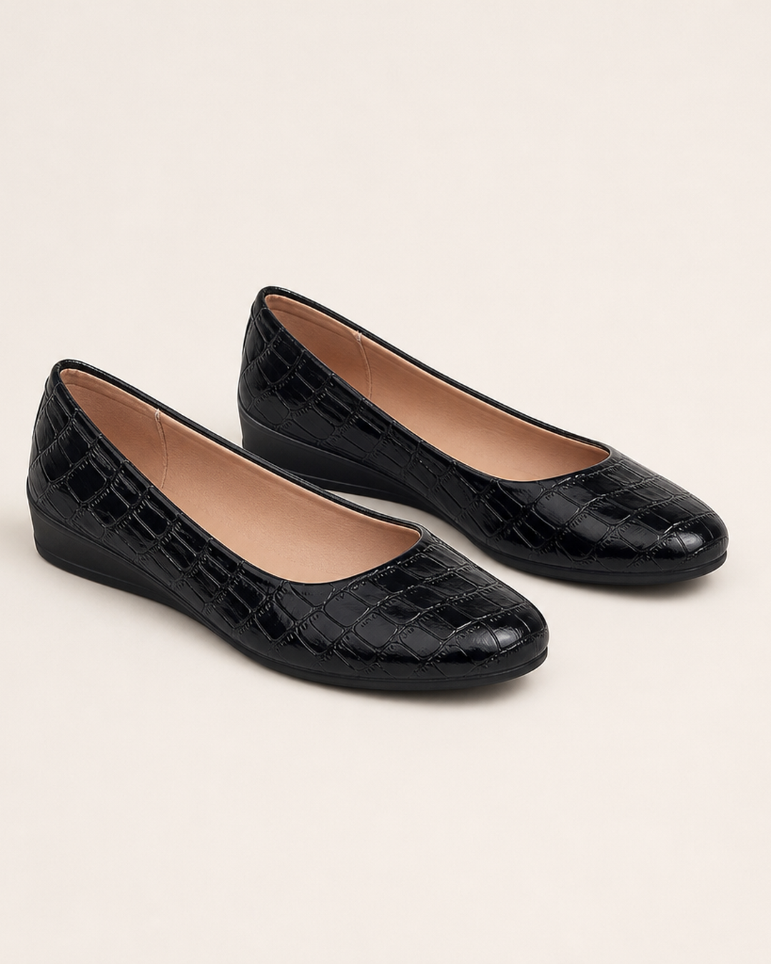 Isa | Glossy Low-Wedge Pumps
