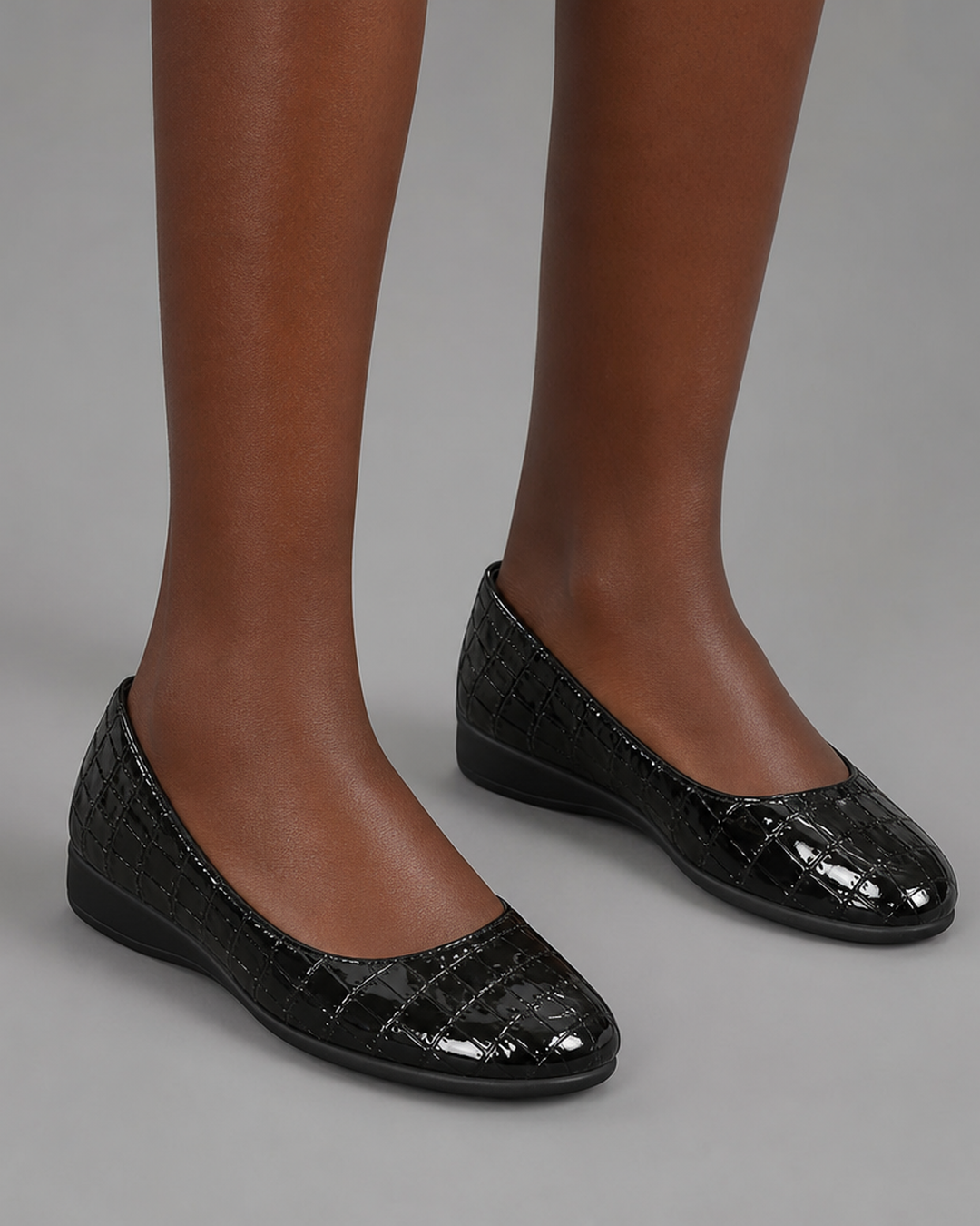 Isa | Glossy Low-Wedge Pumps