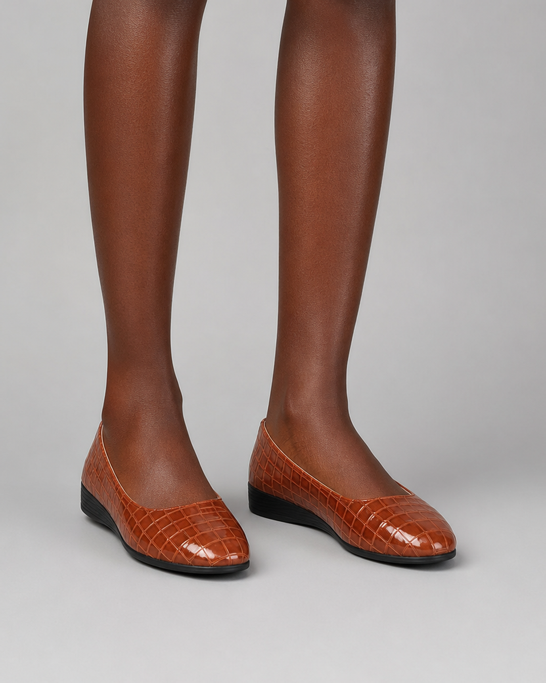 Isa | Glossy Low-Wedge Pumps
