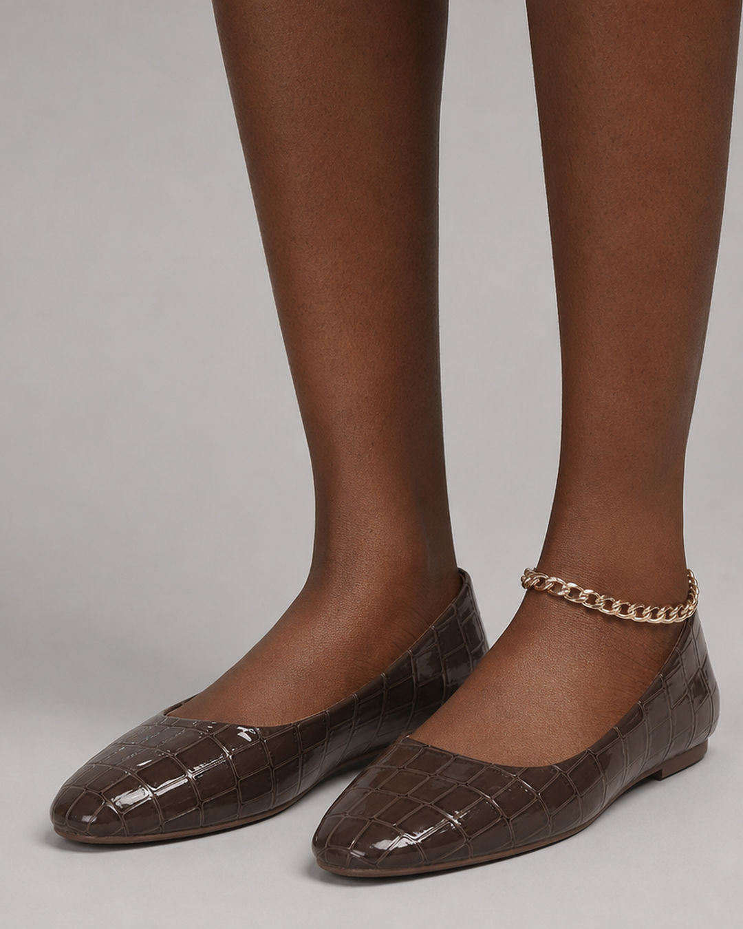Isa | Glossy Low-Wedge Pumps