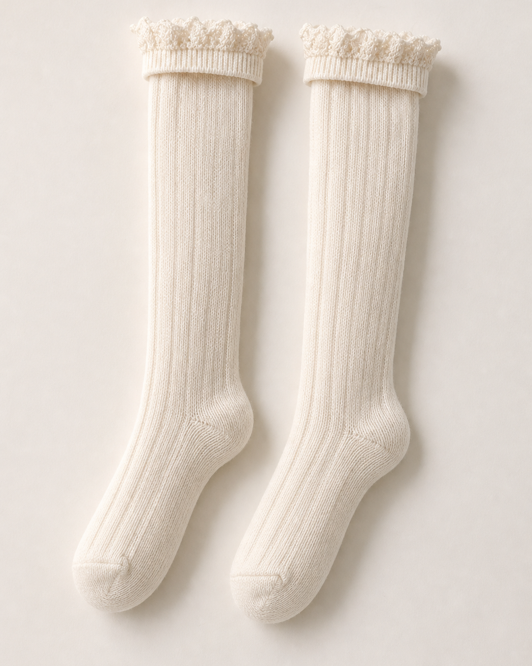 Mina | Lace-trim Cable-knit Socks in Two Lengths in cream white - calf 53 cm