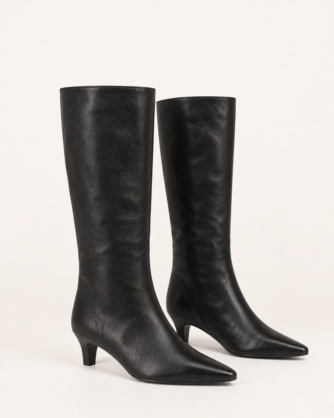 Prudence | Pointed-toe Slim-heel Knee-high Pull-on Boot in black